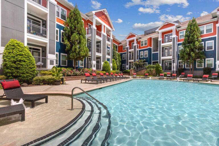 Take a swim in our luxury swimming pool at our Elizabeth Charlotte apartments.